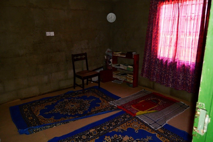 Masjid in Vic Falls The room in Brother Yusuf home that is utilised for daily prayers. On Jummuah this is extended into the lounge so that the sisters can join the congregation.