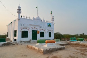 In Search of Derawar Fort Graves of four Sahaba (Companions) of Prophet Mohammed Peace and Blessings be upon him.